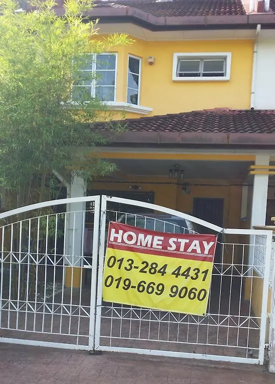 Al Hawi Holiday Home Shah Alam