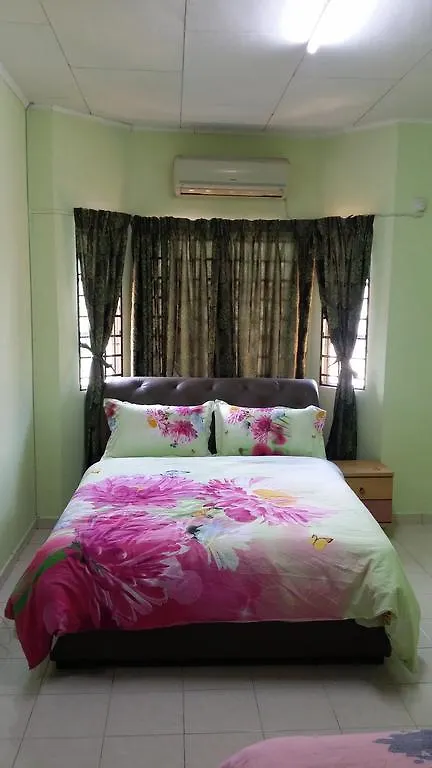 Al Hawi Holiday Home Shah Alam