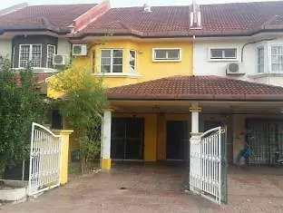 Al Hawi Holiday Home Shah Alam Malasia